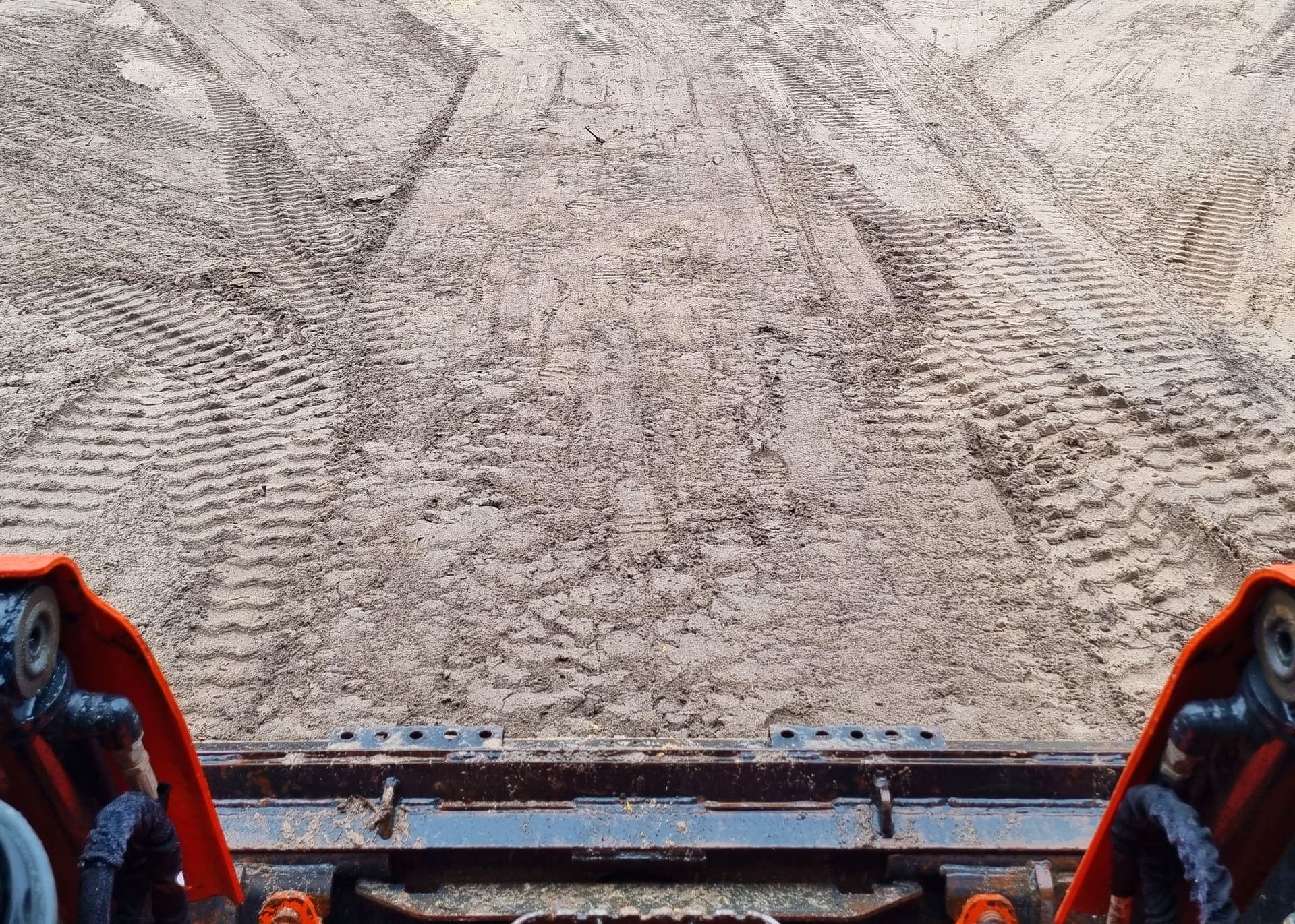 Excavation opening up over the 630mm main at Mirrabooka