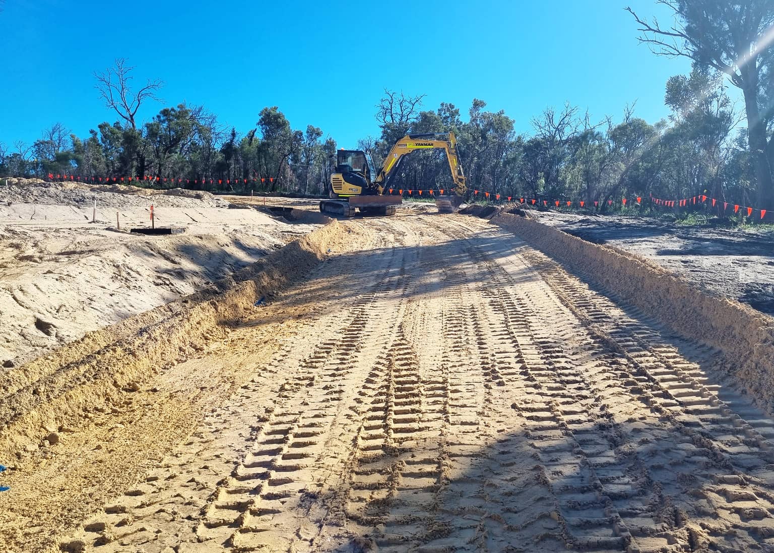 Bulk earthworks on the Ellenbrook dam site