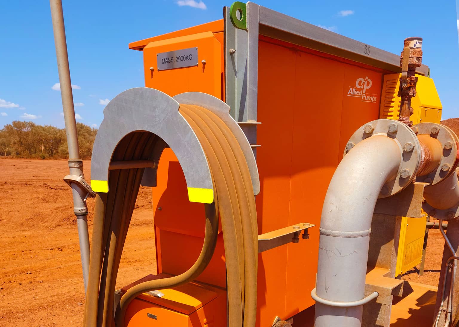 Pump manifold and hoses on the dewatering network