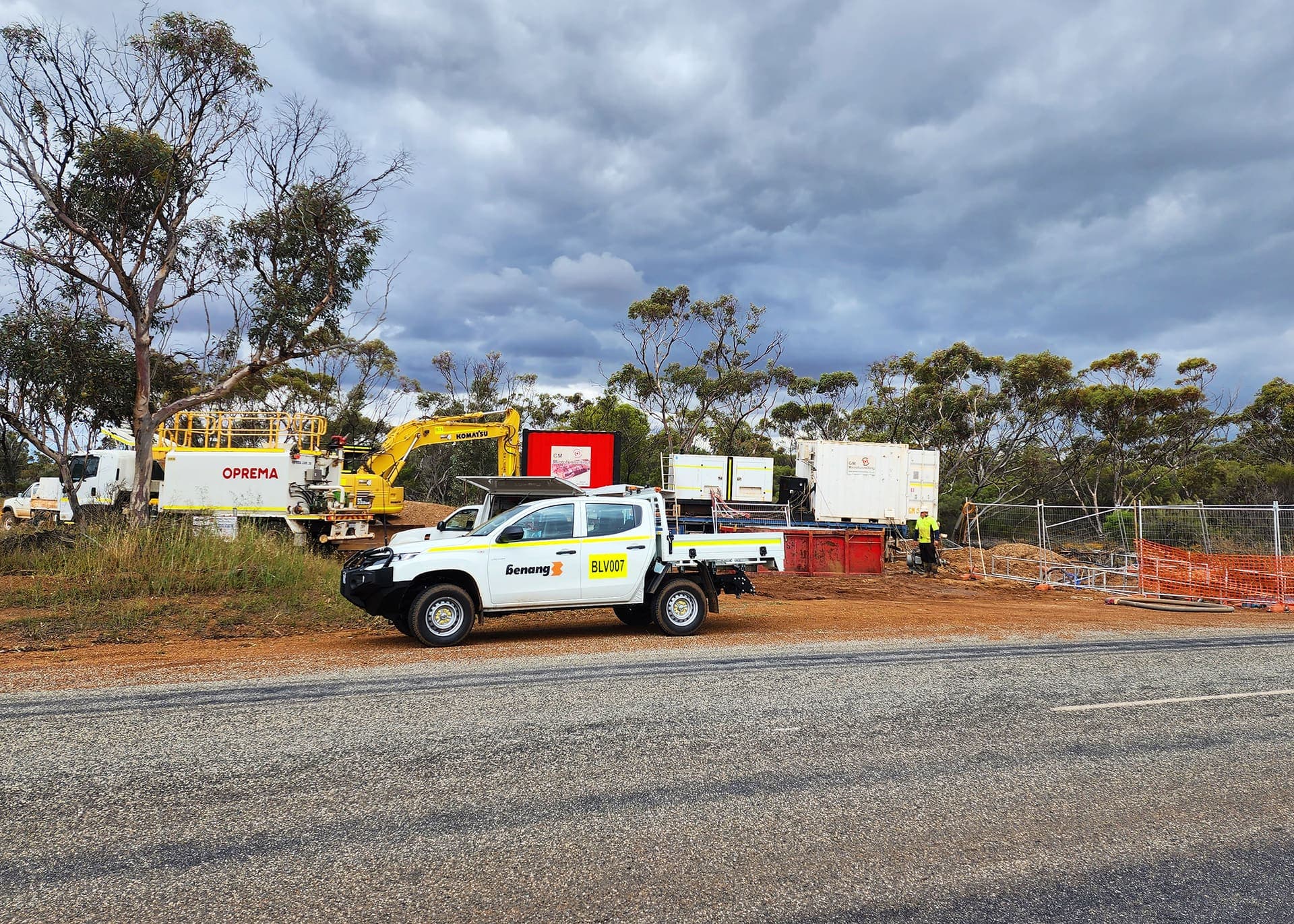 Benang site compound at Narembeen with ute, vac truck and generators