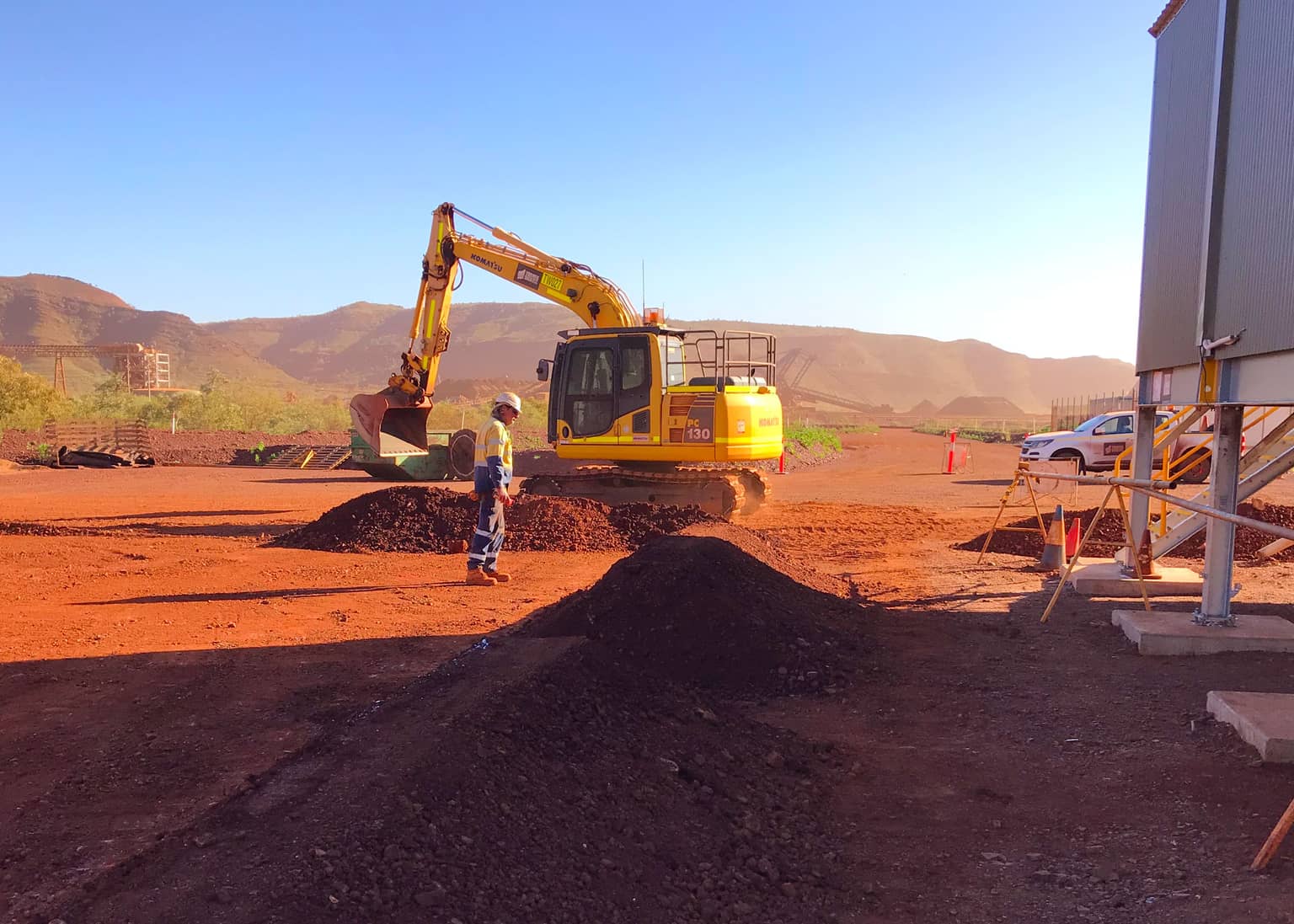 Excavator preparing the data centre pad at Solomon